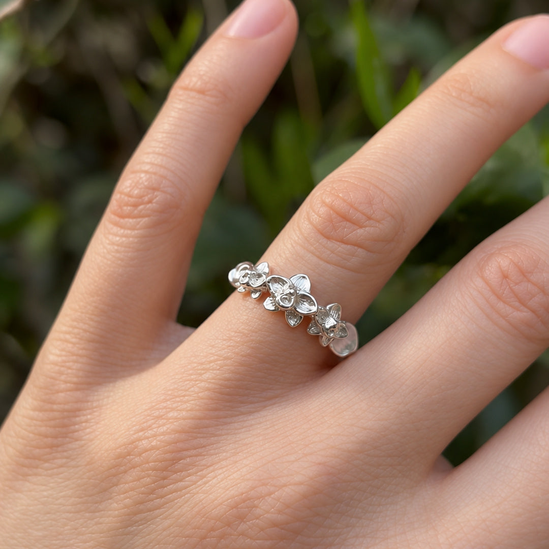 Anillo tres orquídeas