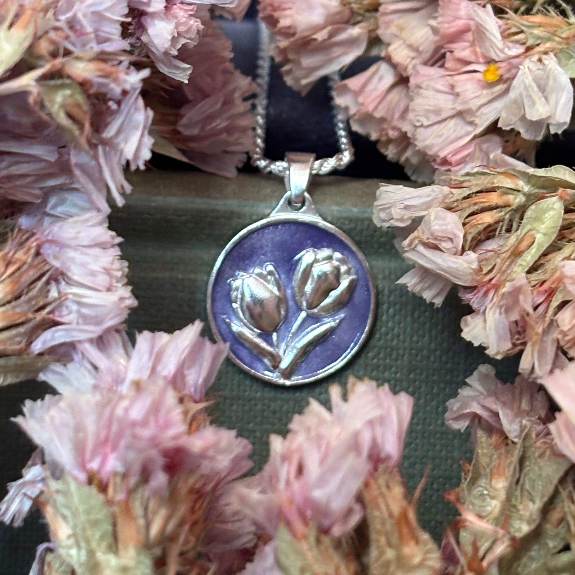 Medallita Tulipán Lila